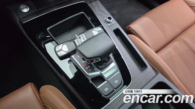 Audi Q5 2023 — ფოტო 8/20