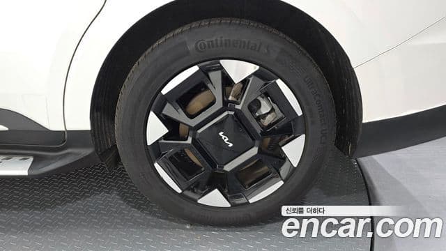 Kia Carnival 2024 — Photo 21/33