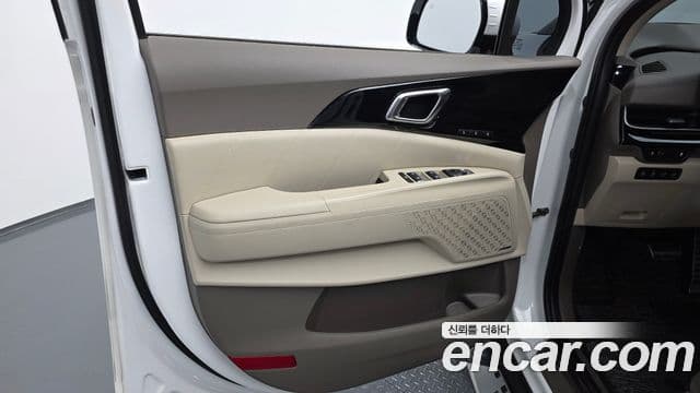 Kia Carnival 2024 — Photo 5/33