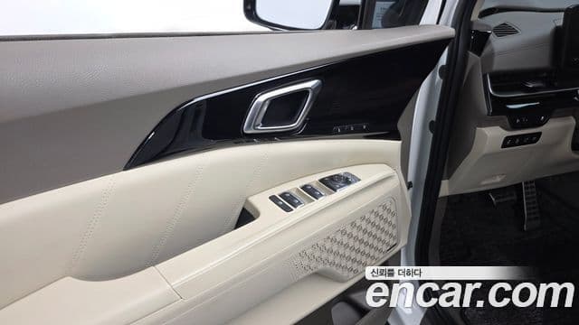 Kia Carnival 2024 — Photo 29/33