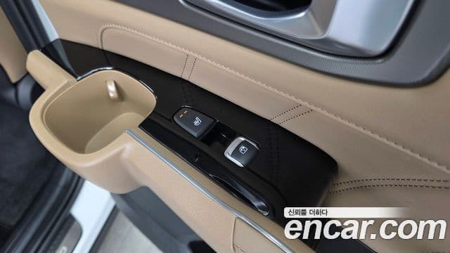 Kia Sorento 2023 — Фото 18/20