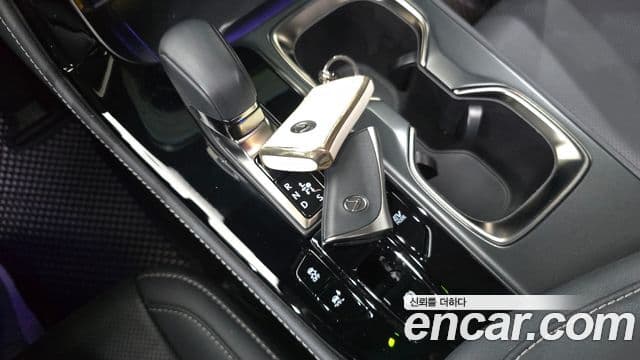 Lexus NX350h 2024 — Şəkil 8/20