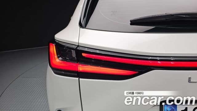 Lexus NX350h 2024 — Photo 15/34