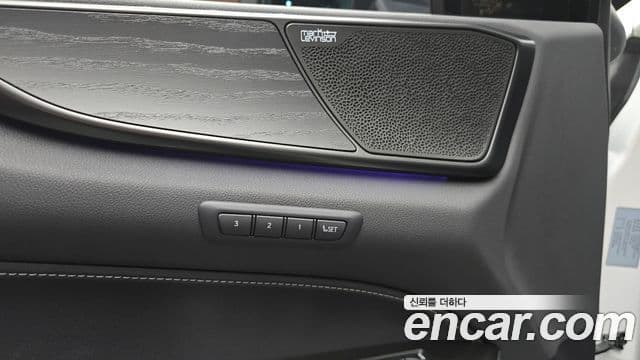 Lexus NX350h 2024 — Photo 3/34