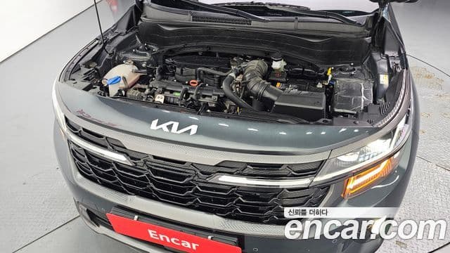 Kia Seltos 2023 — ფოტო 6/20