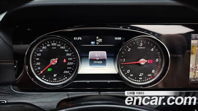 Mercedes-Benz E-Class 2018 — Şəkil 8/20