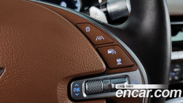 Genesis Electrified G80 2023 — фото 16 из 20