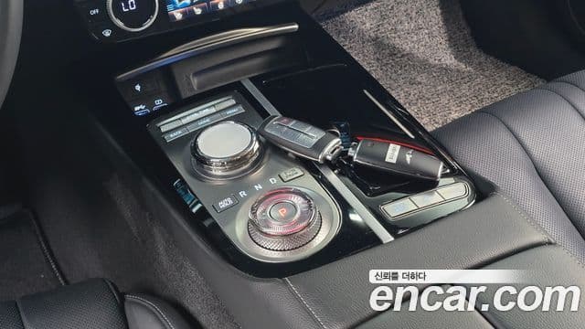 Genesis Electrified G80 2023 — Şəkil 9/20