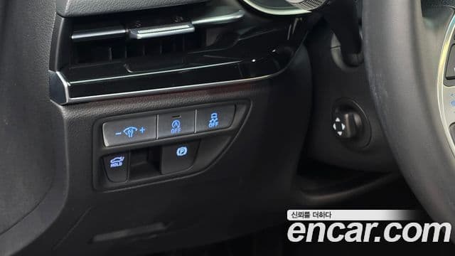 Genesis Electrified G80 2023 — Şəkil 13/20