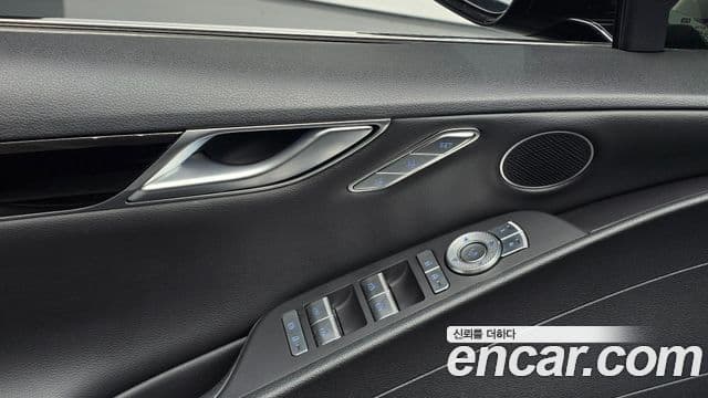 Genesis Electrified G80 2023 — Şəkil 19/20