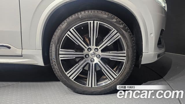 Volvo XC90 2021 — Photo 10/41