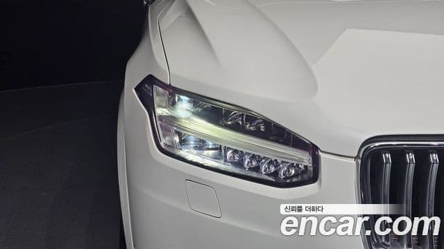 Volvo XC90 2021 — Photo 6/41