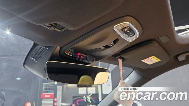 Volvo XC90 2021 — Photo 28/41