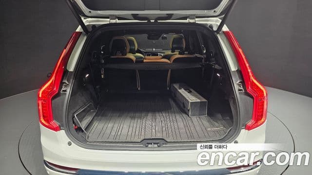 Volvo XC90 2021 — Photo 15/41
