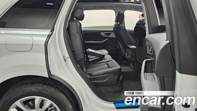 Audi Q7 2019 — Şəkil 11/20