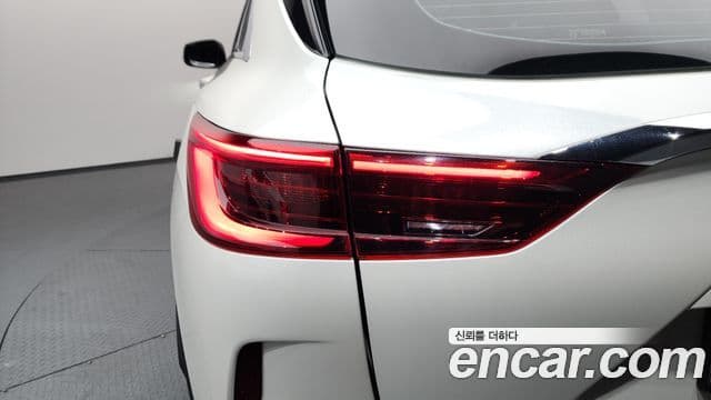 Infiniti QX50 2019 — Photo 28/33
