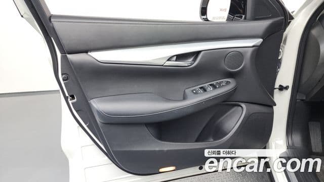 Infiniti QX50 2019 — Photo 8/33