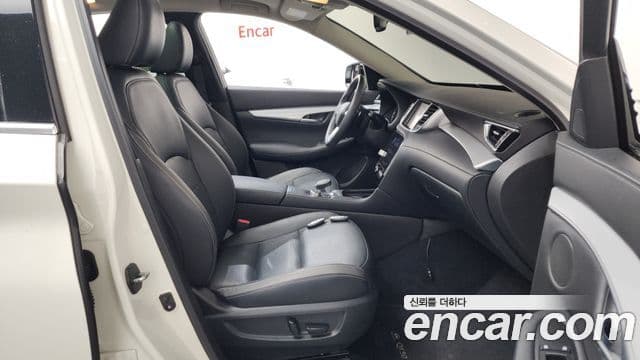 Infiniti QX50 2019 — Photo 30/33