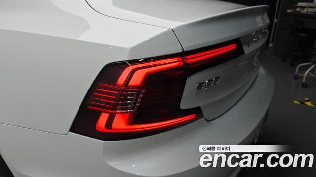 Volvo S90 2024 — Photo 27/32