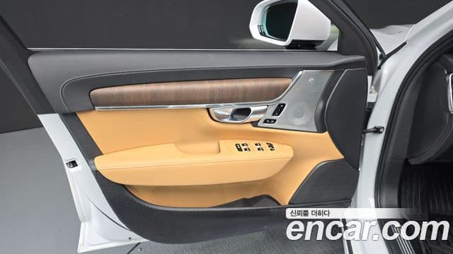 Volvo S90 2024 — Photo 32/32