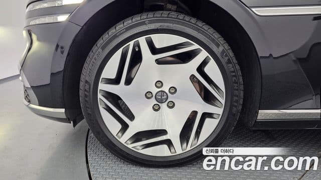 Genesis G90 2022 — ფოტო 5/20