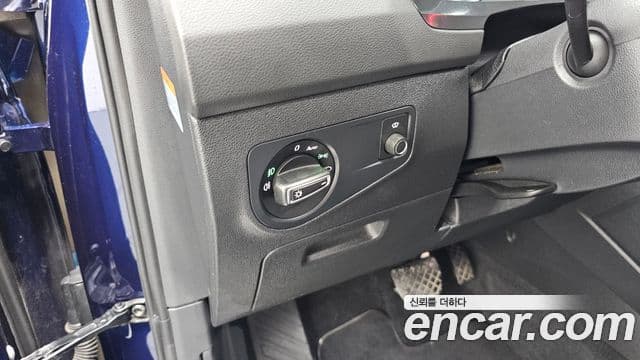 Volkswagen Tiguan 2018 — ფოტო 19/20