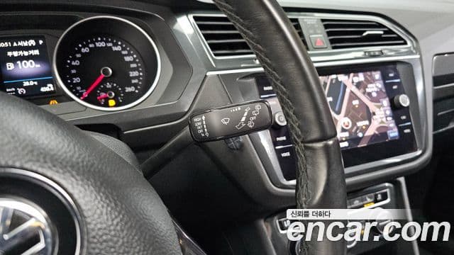 Volkswagen Tiguan 2018 — ფოტო 20/20
