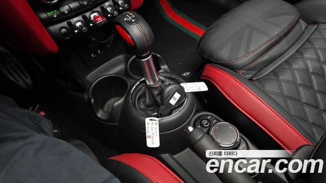 Mini Cooper S 2019 — фото 9 из 20