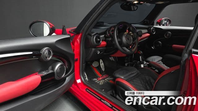 Mini Cooper S 2019 — ფოტო 10/20