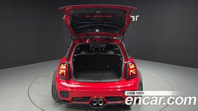 Mini Cooper S 2019 — ფოტო 20/20