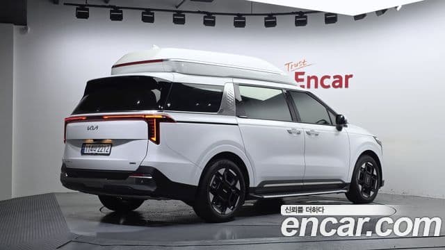 Kia Carnival 2024 — Фото 1/20