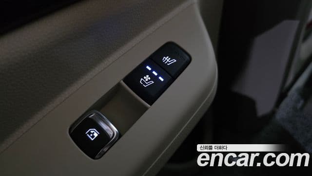Kia Carnival 2024 — Фото 18/20