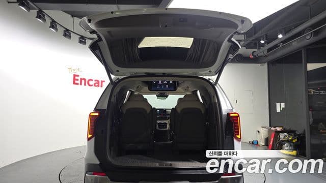 Kia Carnival 2024 — Фото 19/20