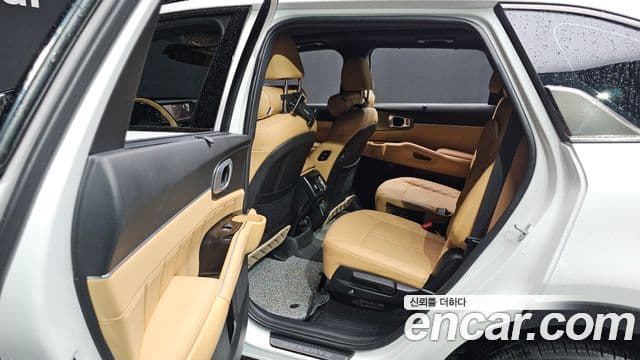 Kia Sorento 2022 — ფოტო 19/20