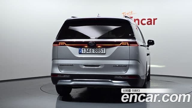 Kia Carnival 2021 — Фото 4/20