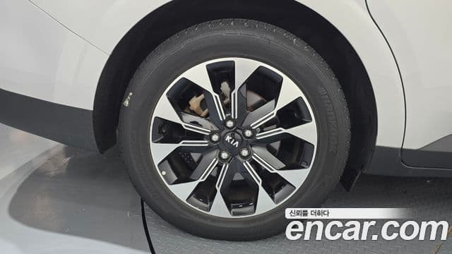 Kia Carnival 2021 — Фото 5/20