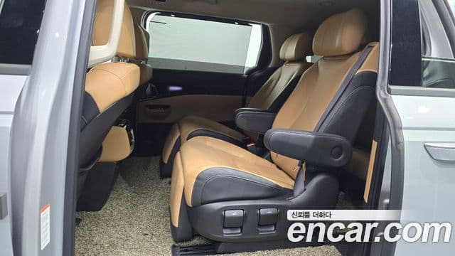 Kia Carnival 2021 — Фото 11/20