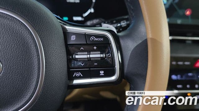 Kia Carnival 2021 — Фото 16/20