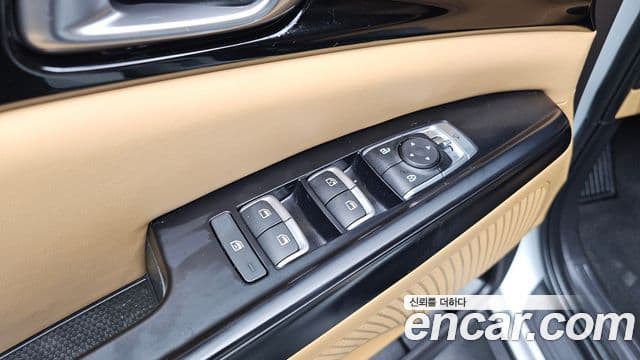 Kia Carnival 2022 — Фото 18/20