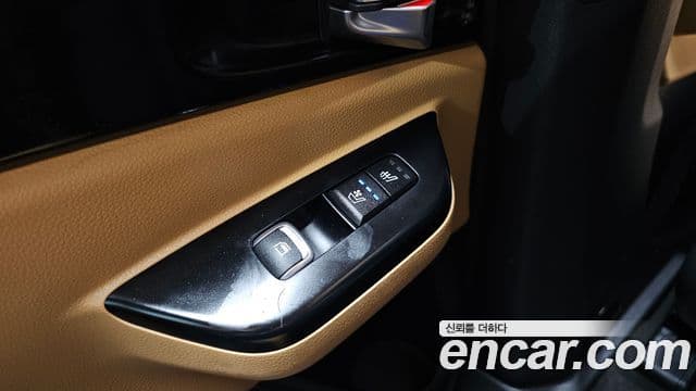 Kia Carnival 2022 — Фото 19/20