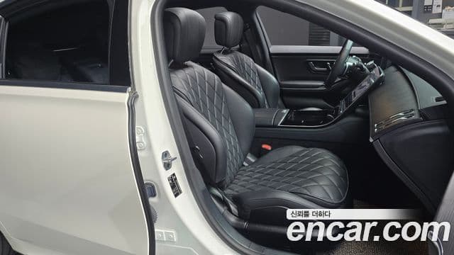 Mercedes-Benz S-Class 2022 — Photo 13/20