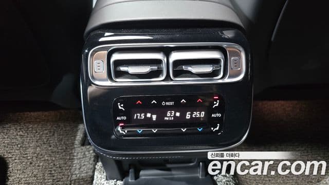 Mercedes-Benz S-Class 2022 — Photo 17/20