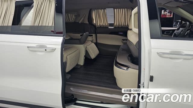 Kia Carnival 2021 — Фото 12/20