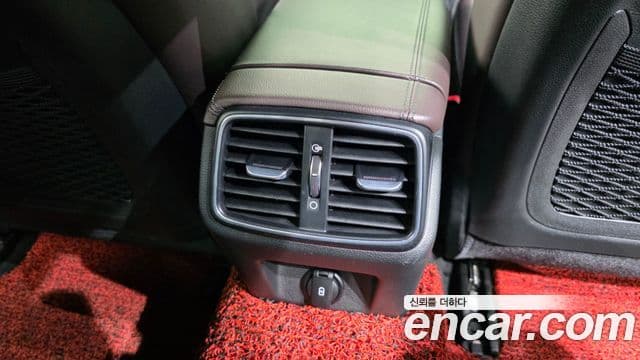 Genesis G70 2022 — ფოტო 19/20