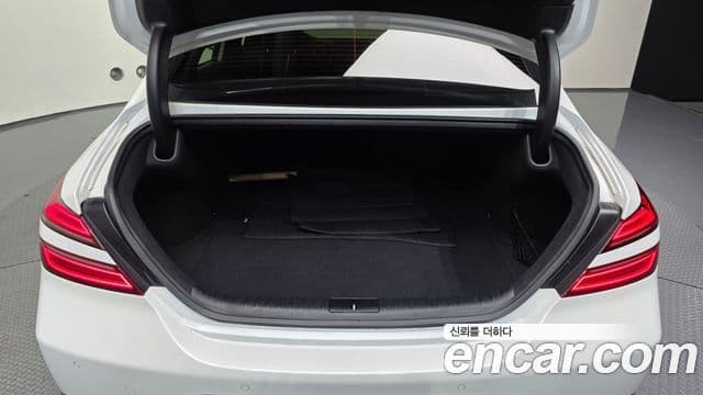 Genesis G70 2022 — ფოტო 20/20