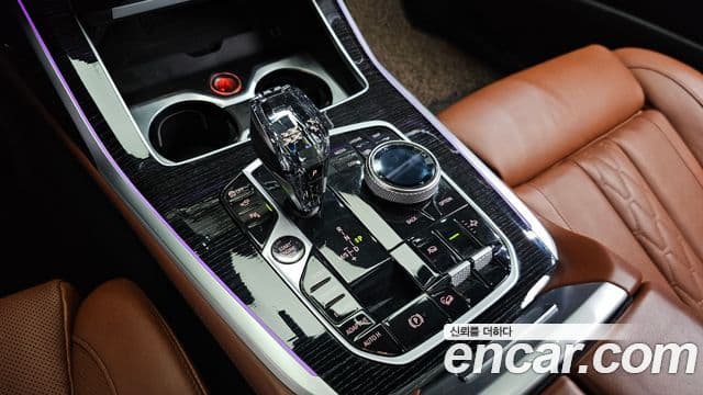 BMW X7 2021 — Photo 12/20