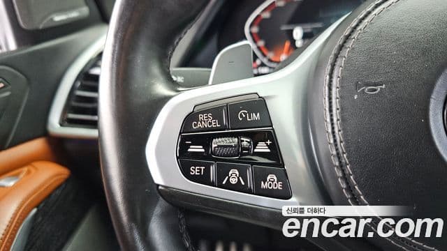 BMW X7 2021 — Photo 2/20