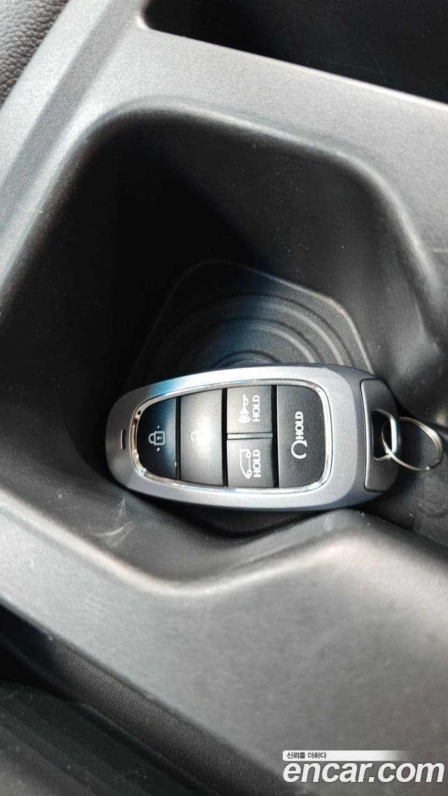 Hyundai Staria 2022 — Photo 16/35