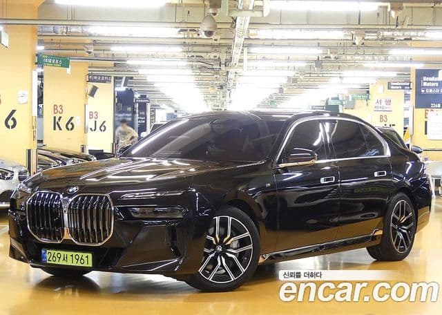 BMW 7 Series 2025 — ფოტო 9/20