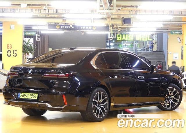BMW 7 Series 2025 — ფოტო 1/20